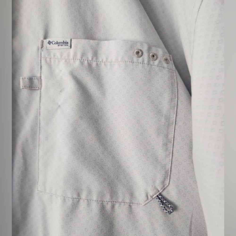 Grey mens 2xl Columbia fishing shirt.